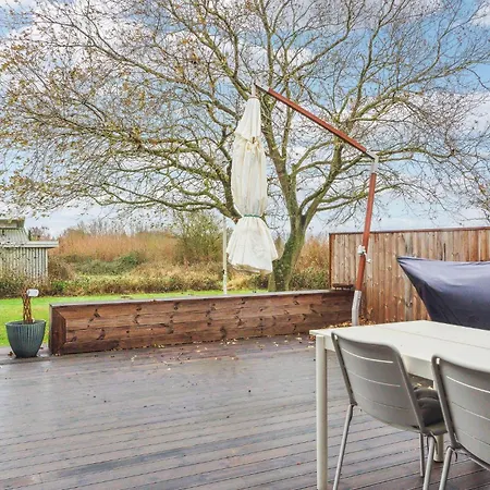 Stunning Home In Humble With Wifi Nordenbro Vesteregn