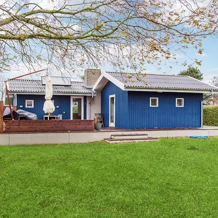 Stunning Home In Humble With Wifi Nordenbro Vesteregn