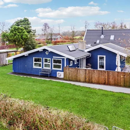 Stunning Home In Humble With Wifi *