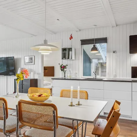 Hébergement de vacances Stunning Home In Humble With Wifi Nordenbro Vesteregn